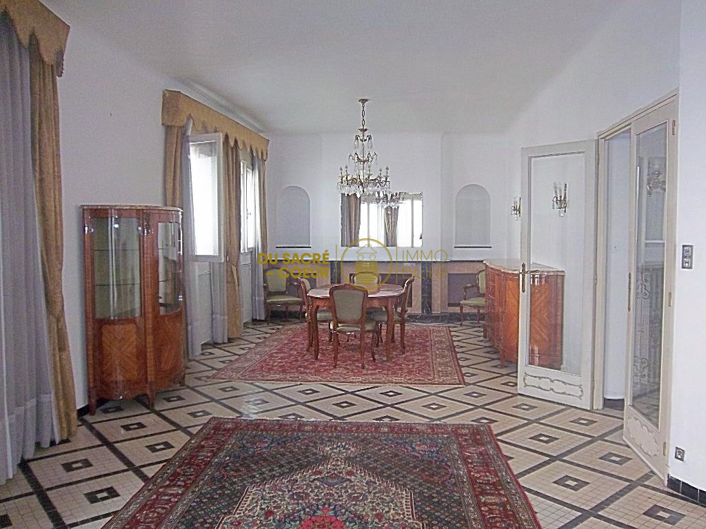 COEUR DE VILLE AU PIED DE LA FNAC BELLE MAISON BOURGEOISE 207M² AVEC GRAND GARAGE ET COUR JARDIN