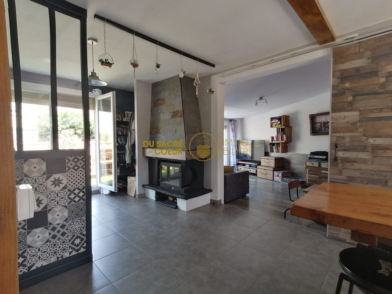 SAINT ESTEVE TRES ACTUELLE VILLA 2/3 FACES T5 SUR 243M² AU GRAND CALME