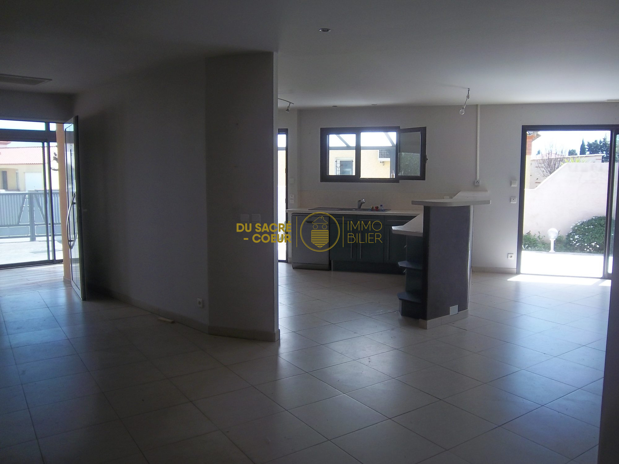 VILLA CONTEMPORAINE T5 P PIED 4 FACES RECENTE