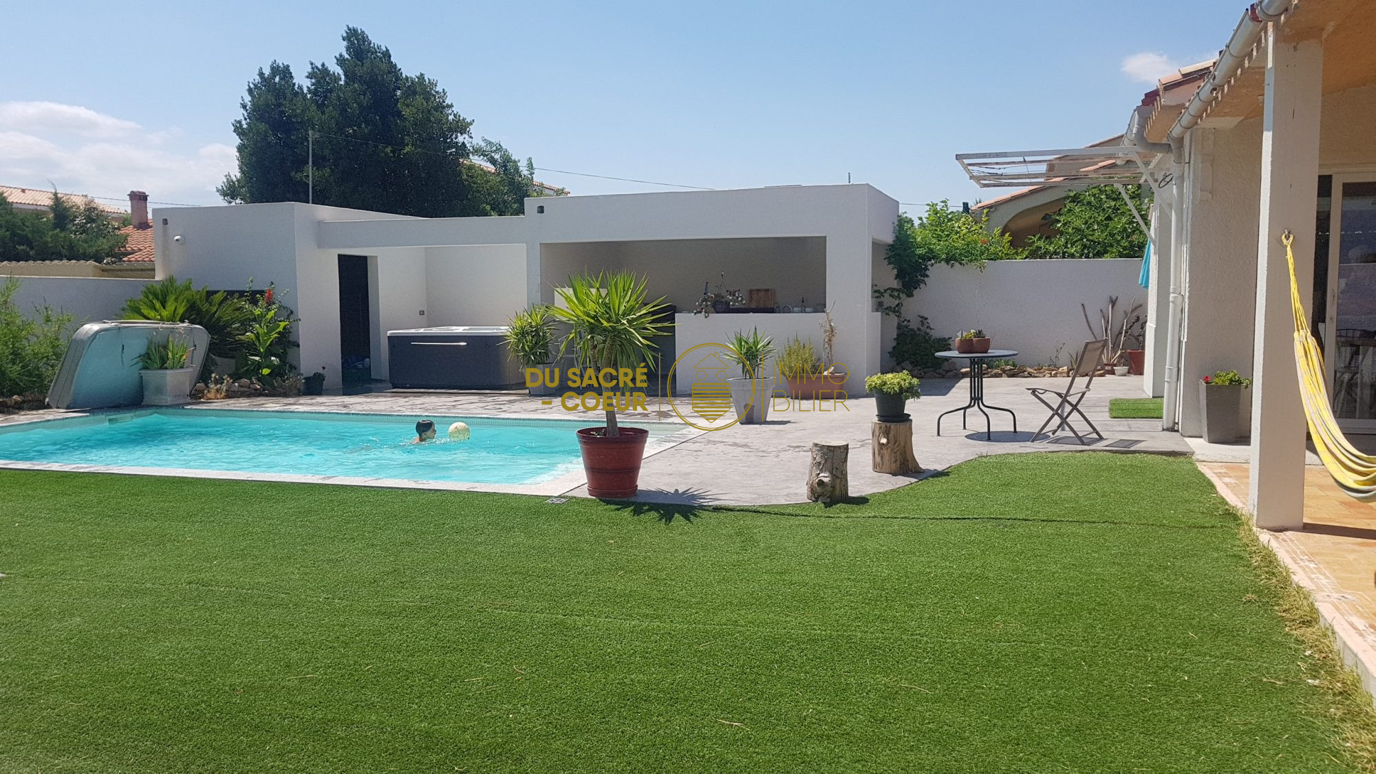 VILLA 4 FACES T6 SUR 800M AVEC PISCINE ET SPA