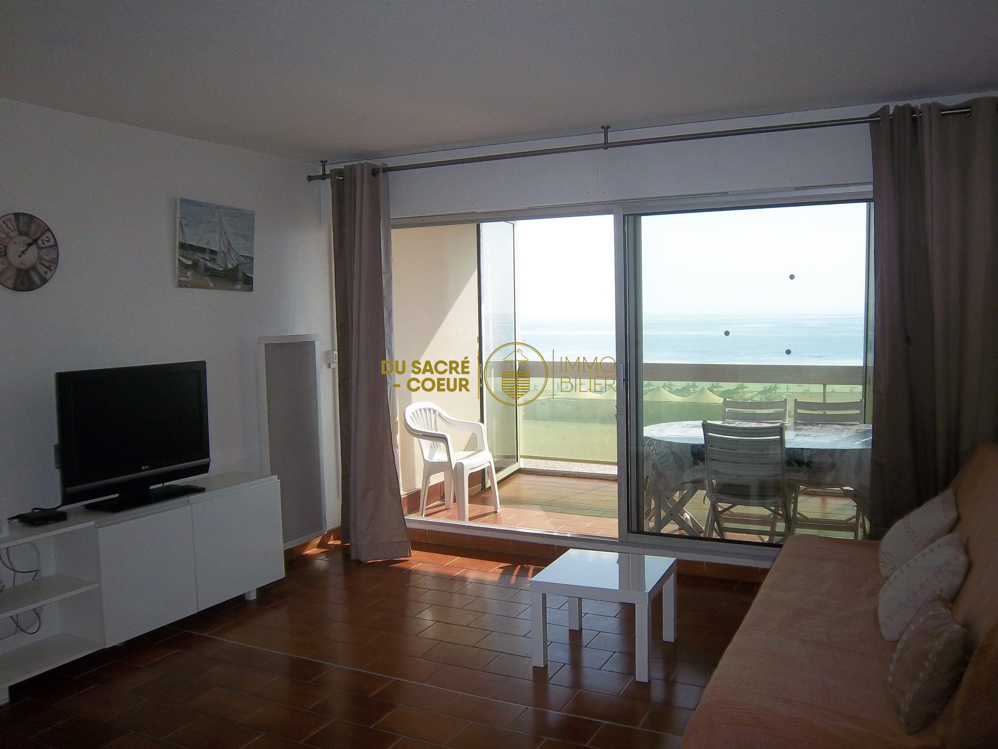 FRONT DE MER APPARTEMENT T3 VUE MER ETANG CANIGOU AVEC PARKING PRIVATIF