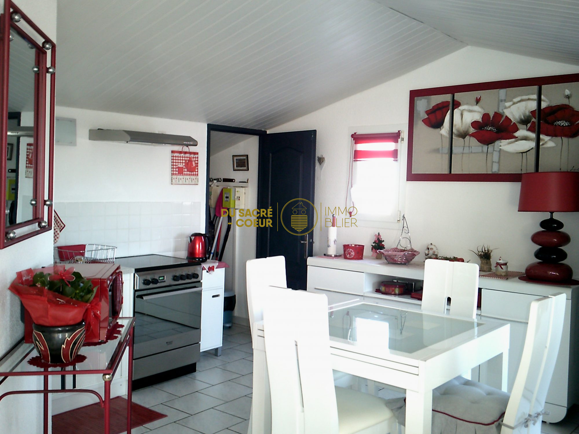 3EME ET DERNIER ETAGE APPARTEMENT T2/3 FAIBLES CHARGES TERRASSES ET PARKINGS