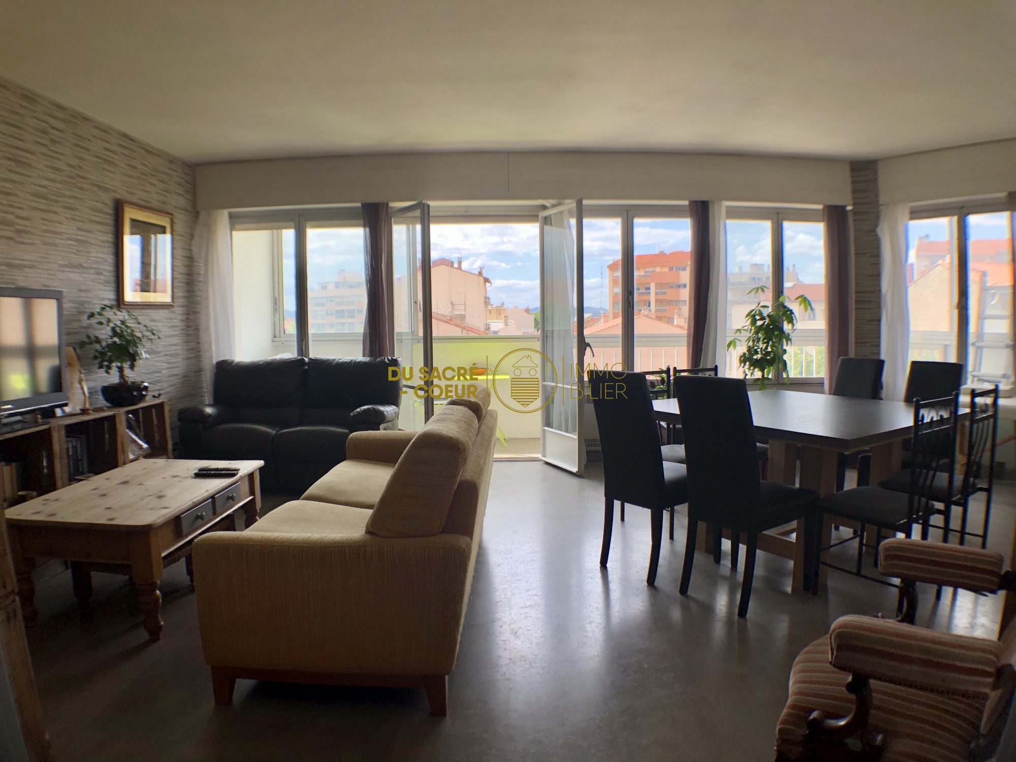 APPARTEMENT T3 STANDING BOULEVARD CLEMENCEAU + TERRASSE + ACCES DIRECT PARKING CENTRAL ET VUE PANORAMIQUE