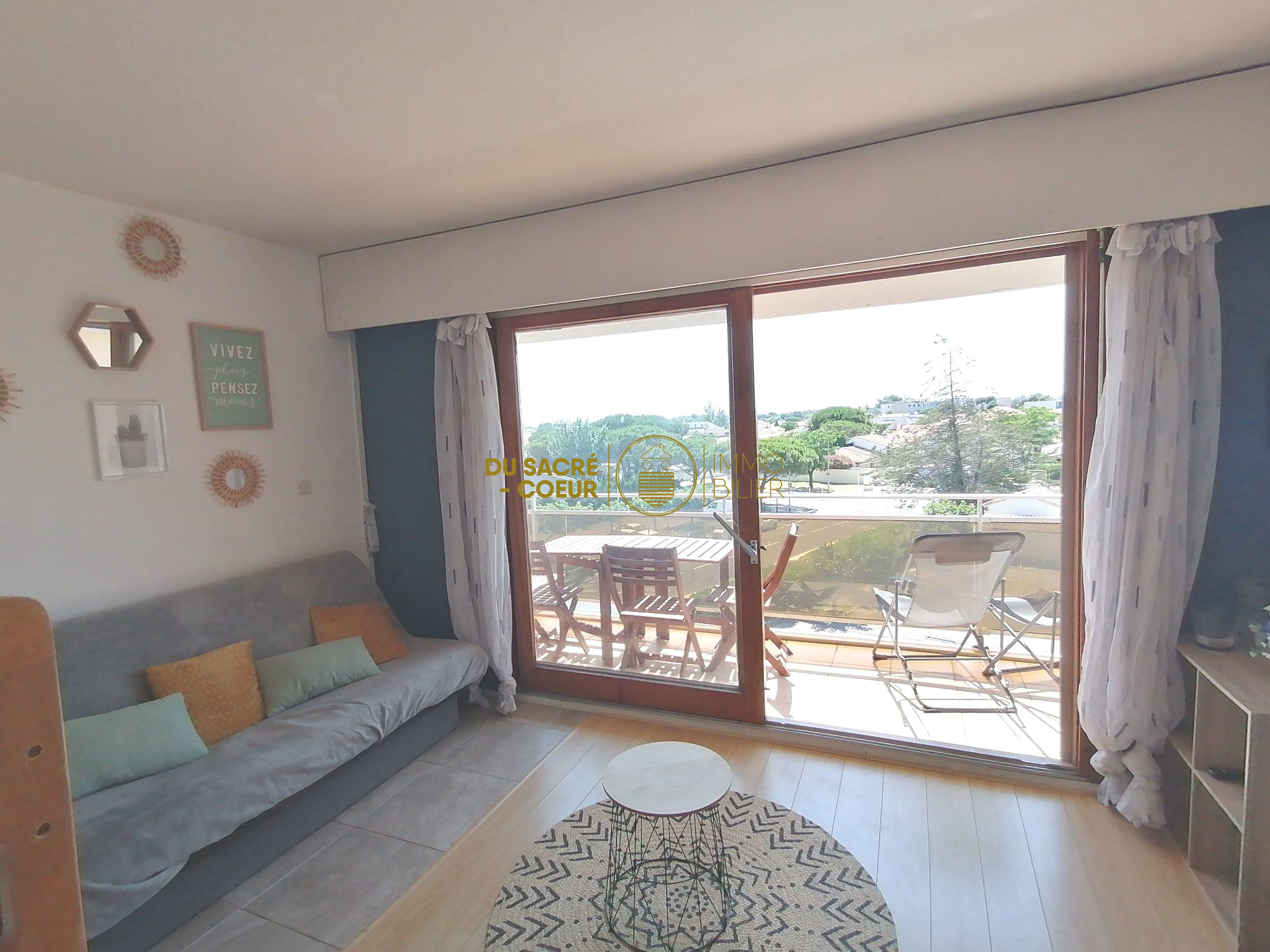 TRES ACTUEL APPARTEMENT MEUBLE  PARKING + PISCINE + SUBLIME VUE DEGAGEE CANIGOU