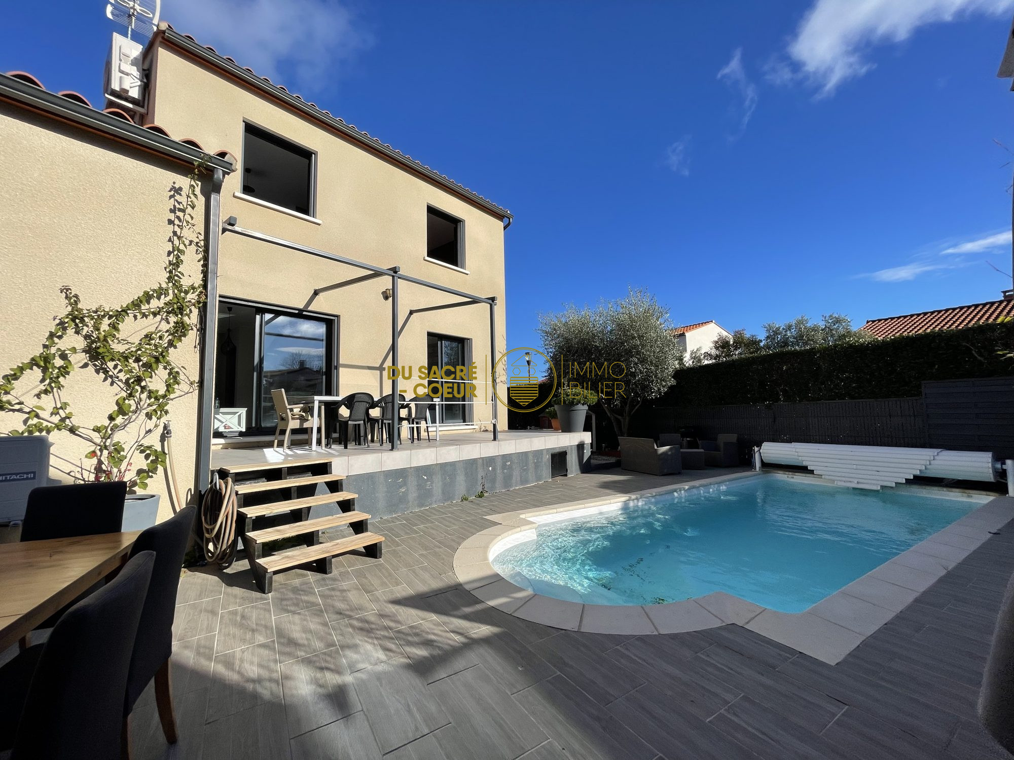 RARE SUR TORREILLES TRÈS ACTUELLE VILLA 3 FACES T6 RT 2012 + GARAGE SUR 425M2 DE PARCELLE AVEC PISCINE