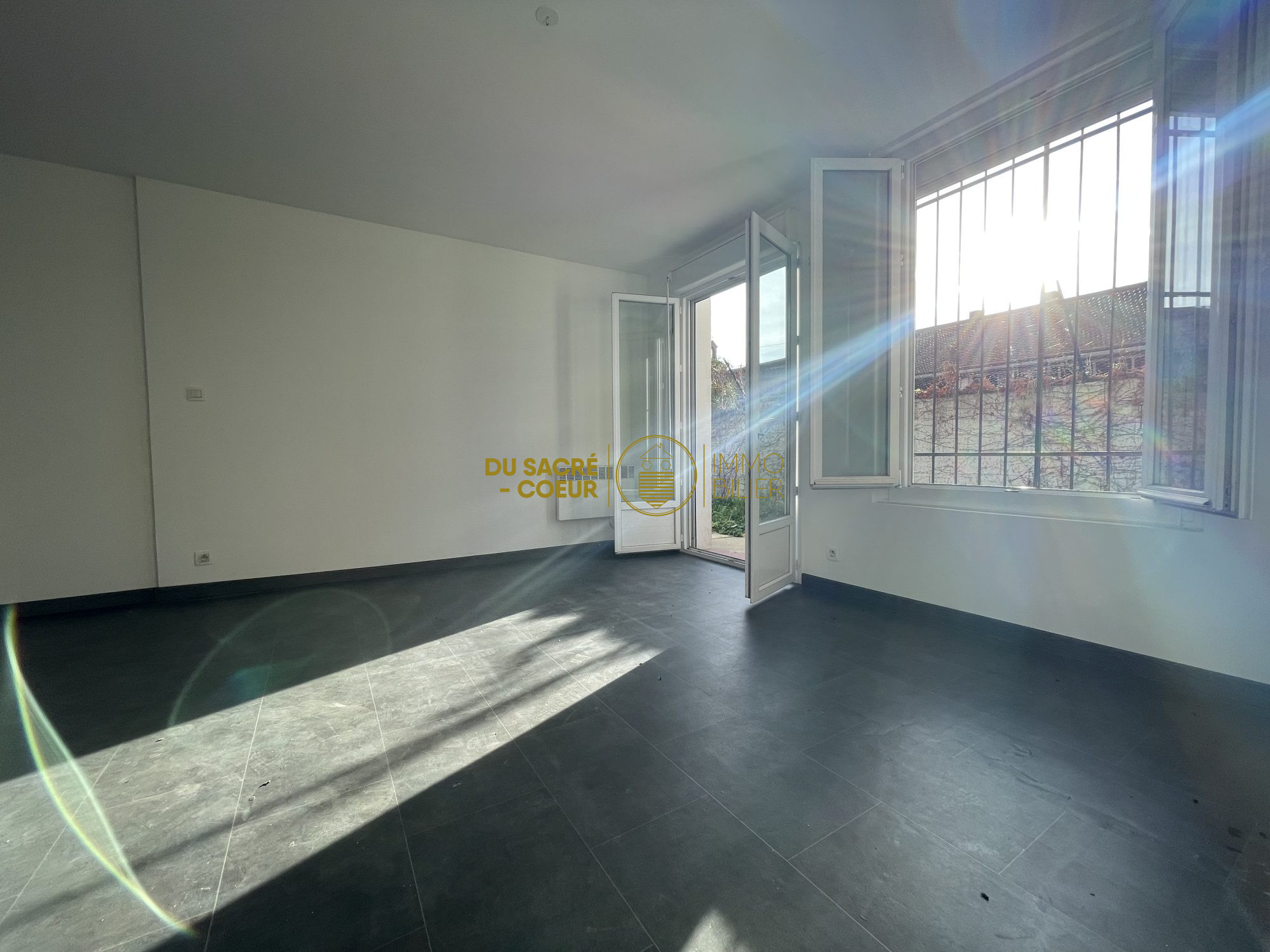 EXCLUSIVITE APPARTEMENT T2 RDC 39.82M2 LOI CARREZ AVEC JARDIN/COUR