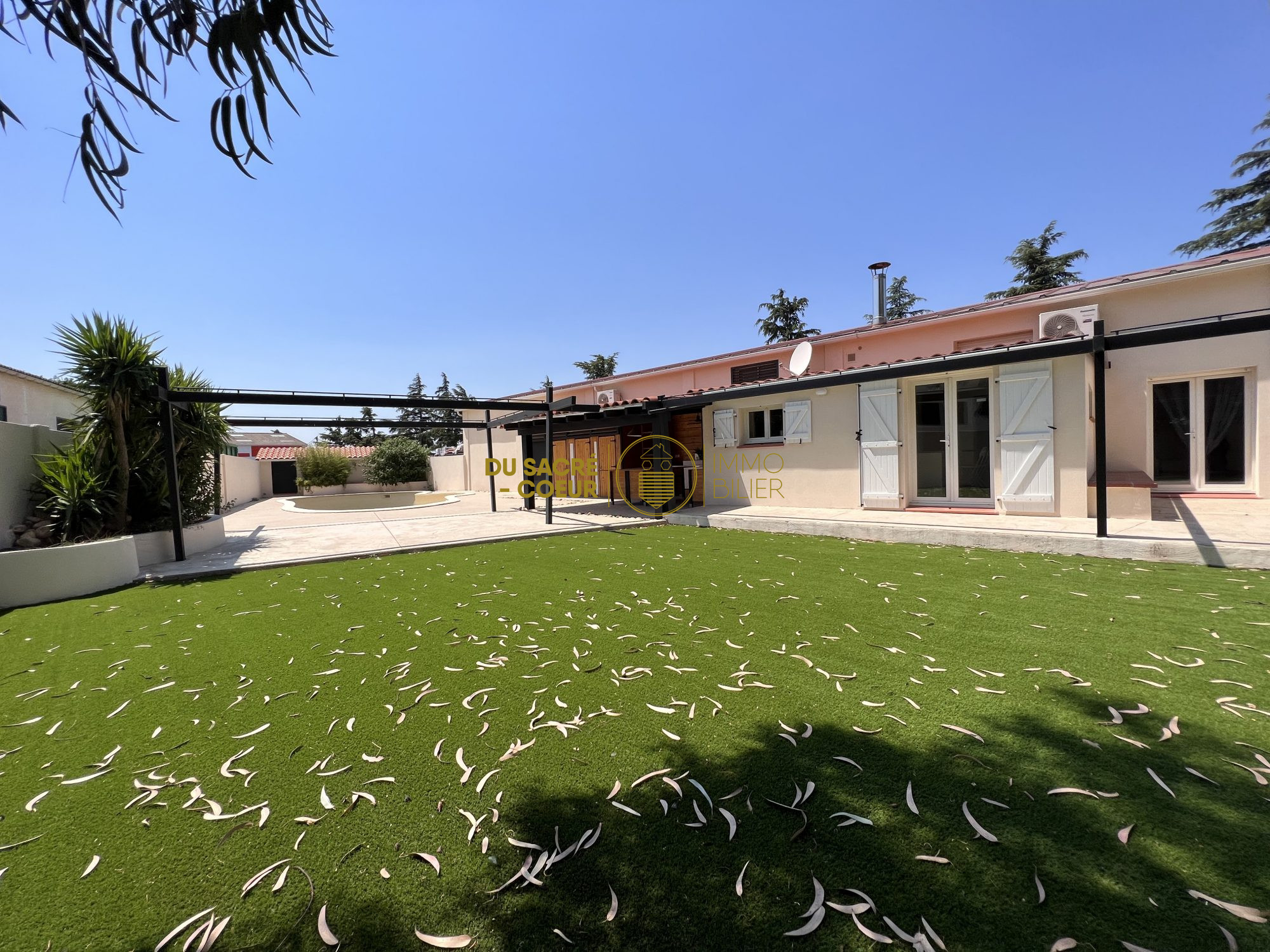 EXCLUSIVITE VILLA 4 FACES T6 SUR PARCELLE INTIME DE 1517M²  AVEC PISCINE + HANGAR PROFESSIONNEL DE 150M²