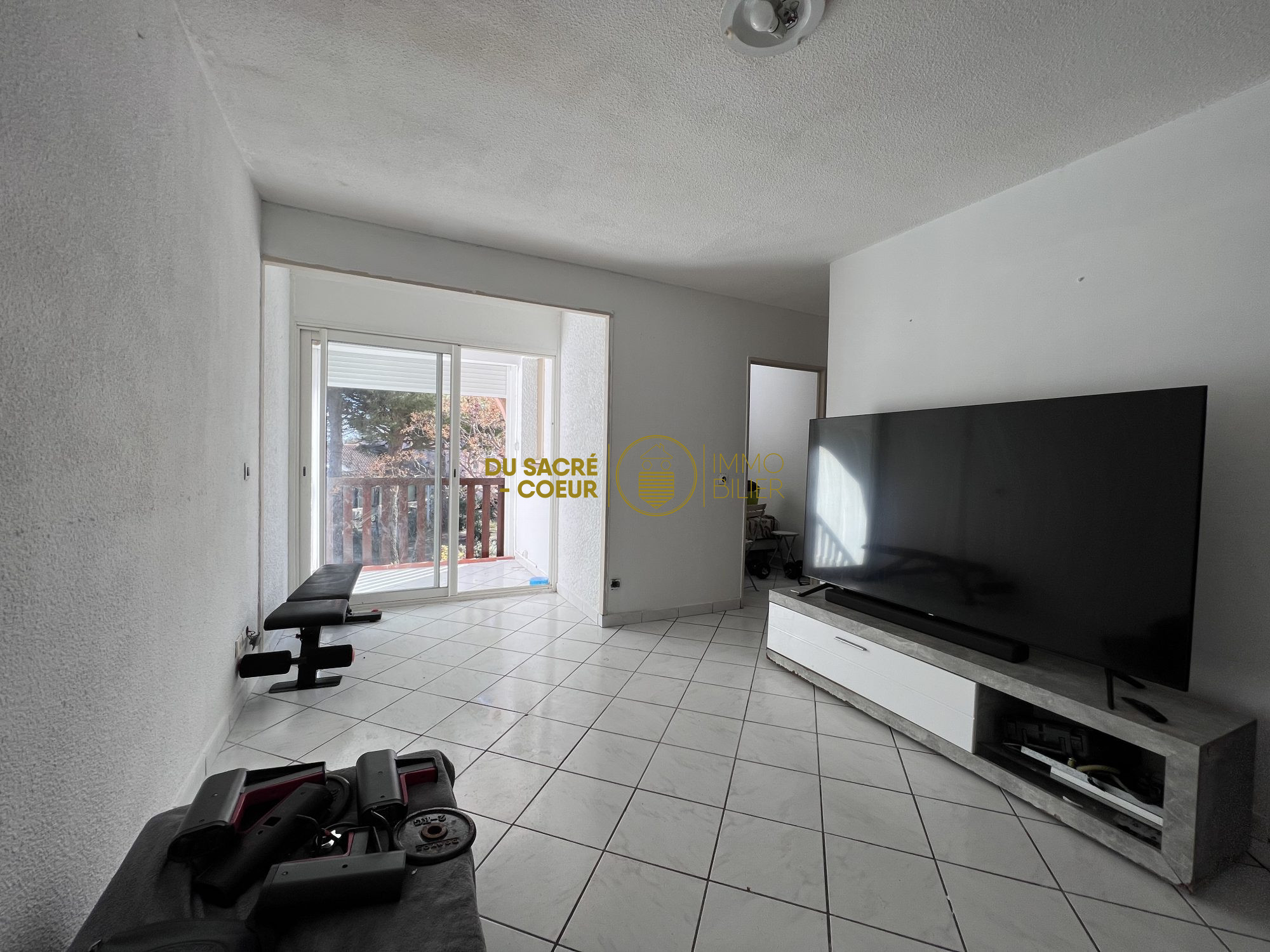200M FRONT DE MER APPARTEMENT T2 AVEC TERRASSE ET PARKING