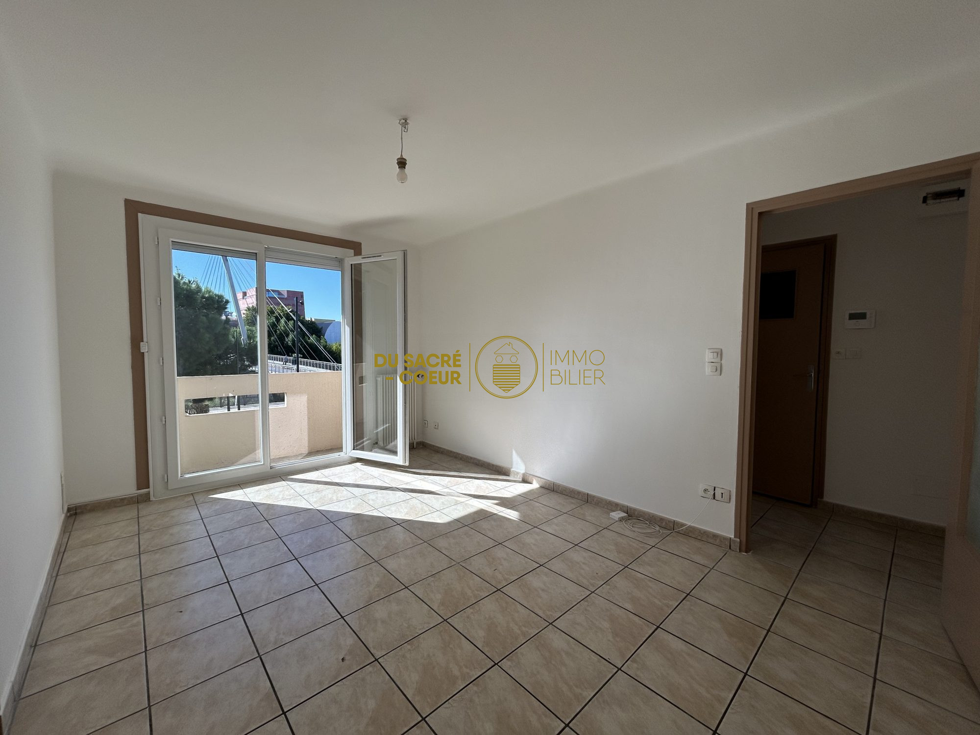 EXCLUSIVITÉ Appartement T2 Coeur de Ville Sans Vis à Vis avec Balcon et Place de Parking + Cave