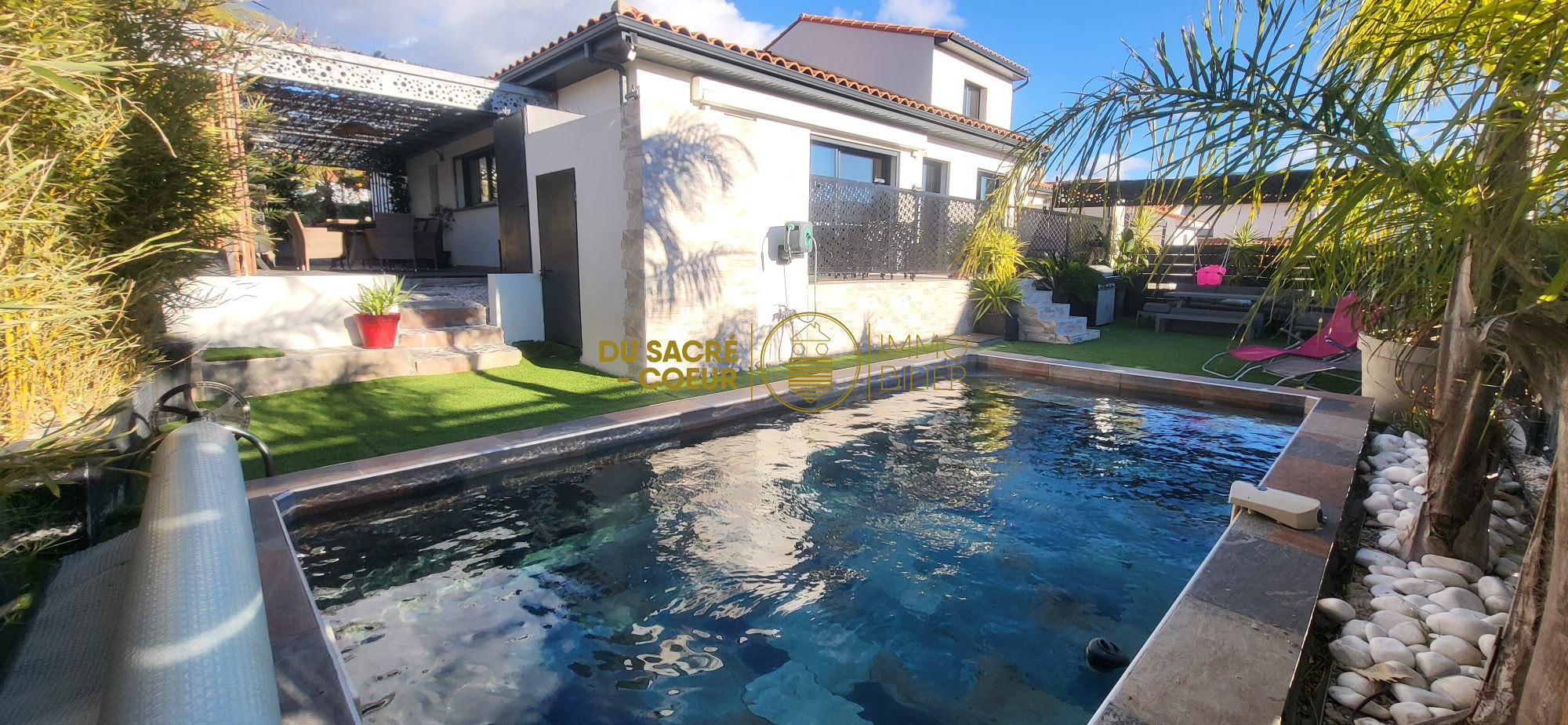 SAINT-JEAN-LASSEILLE – VILLA RÉCENTE 108 M² RT 2012 DE PLAIN-PIED 3 FACES T4 + GARAGE SUR 373 M² PISCINE MAÇONNÉE GARANTIE DÉCENNALE PANNEAUX PHOTOVOLTAÏQUES