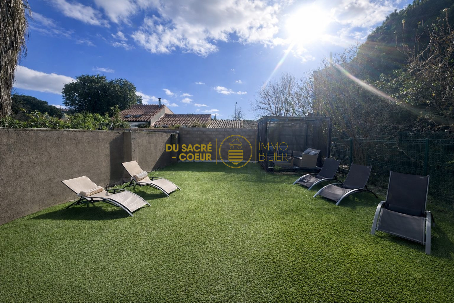 MAGNIFIQUE Villa/Appartement Rez de Jardin T3 Entièrement rénové en 2025 sur Parcelle Piscinable de 262m2 en 3 Faces avec Stationnement Sécurisés