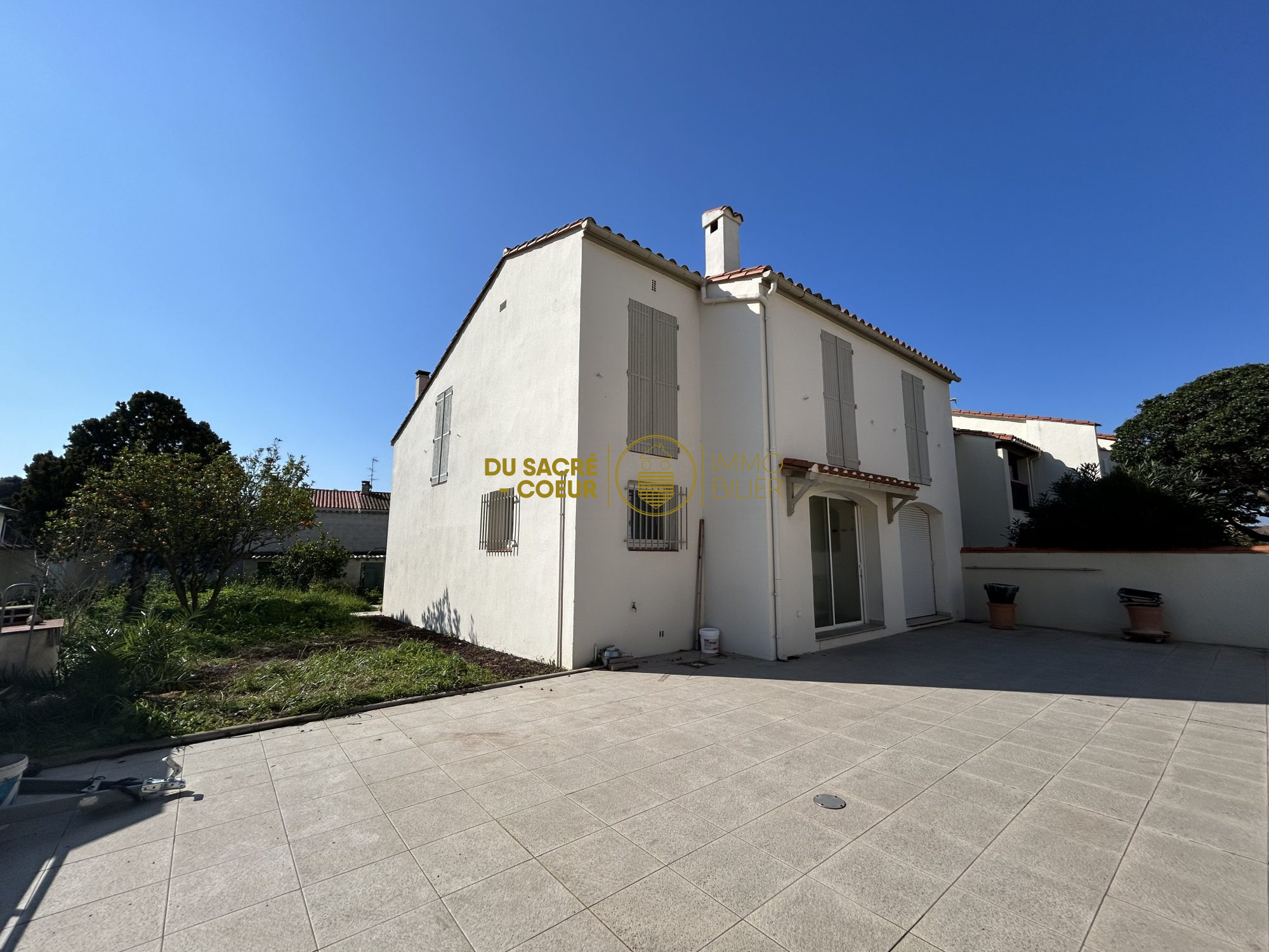 VILLA T6 PERPIGNAN BON QUARTIER EN 3 FACES AVEC 410M2 DE TERRAIN PISCINABLE EXPO SUD Possibilite stationnement Camping Car
