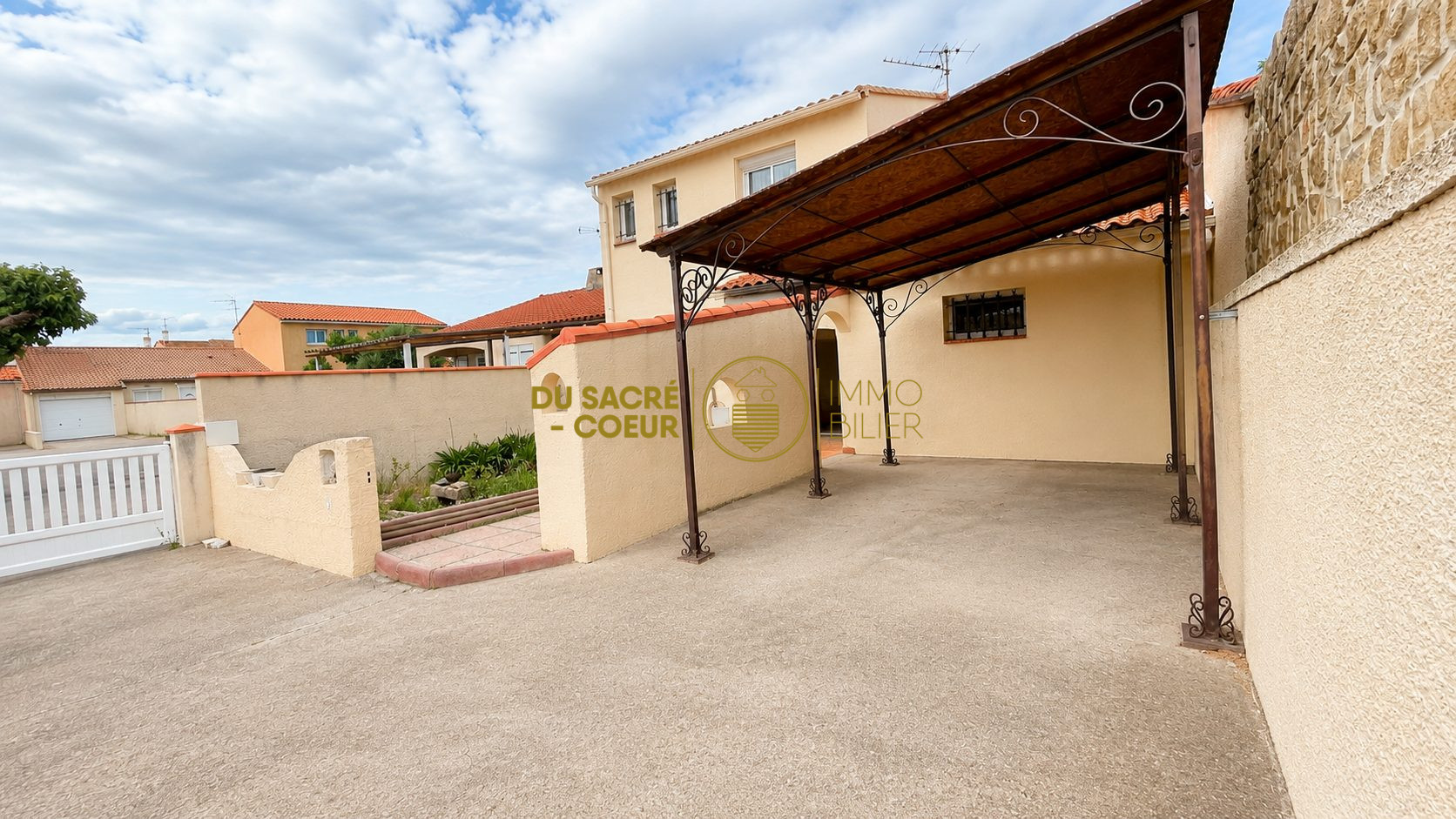 VILLA 2F T5 sur 210M² de parcelle Possibilite stationnement Camping Car