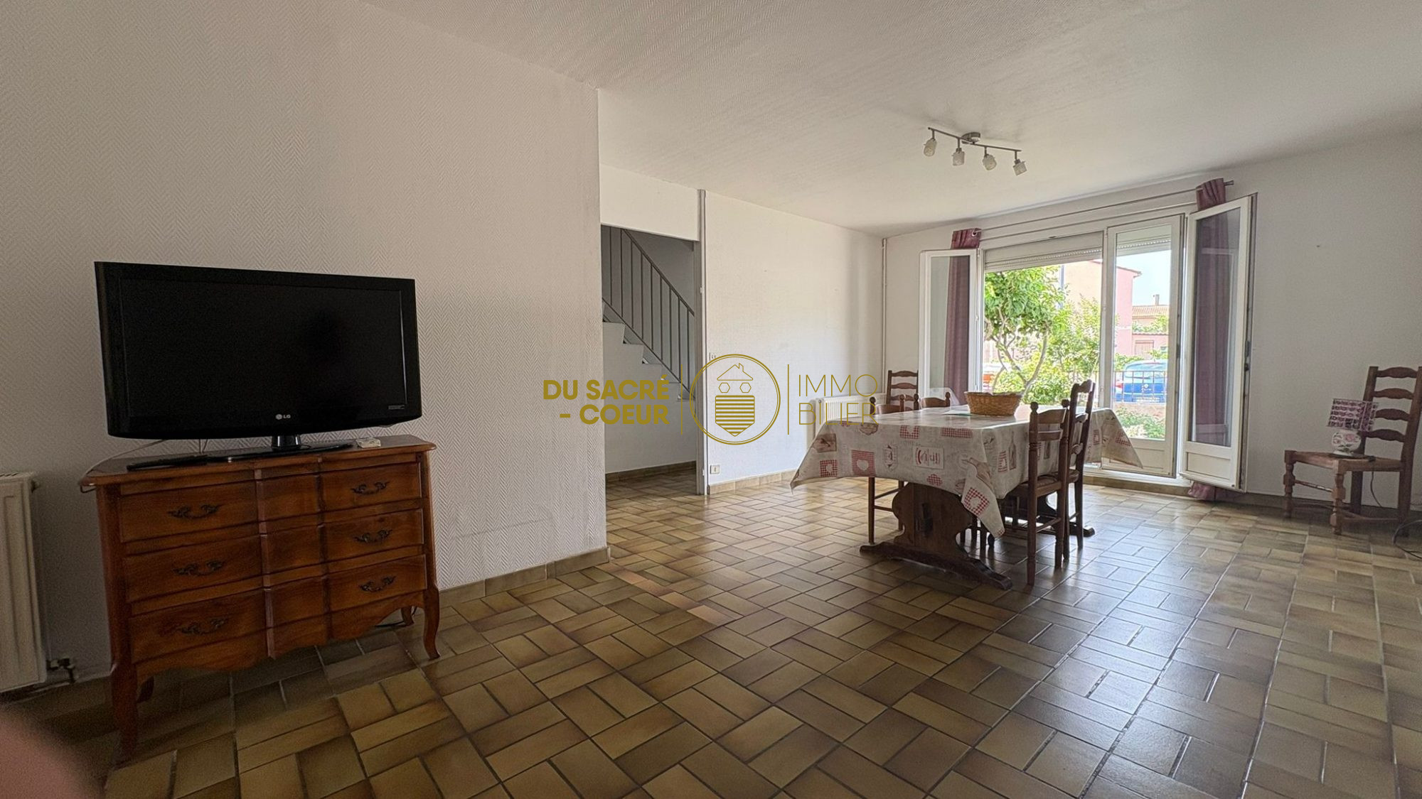 VILLA 2F T5/6 TRAVERSANTE SUR 180M² DE PARCELLE