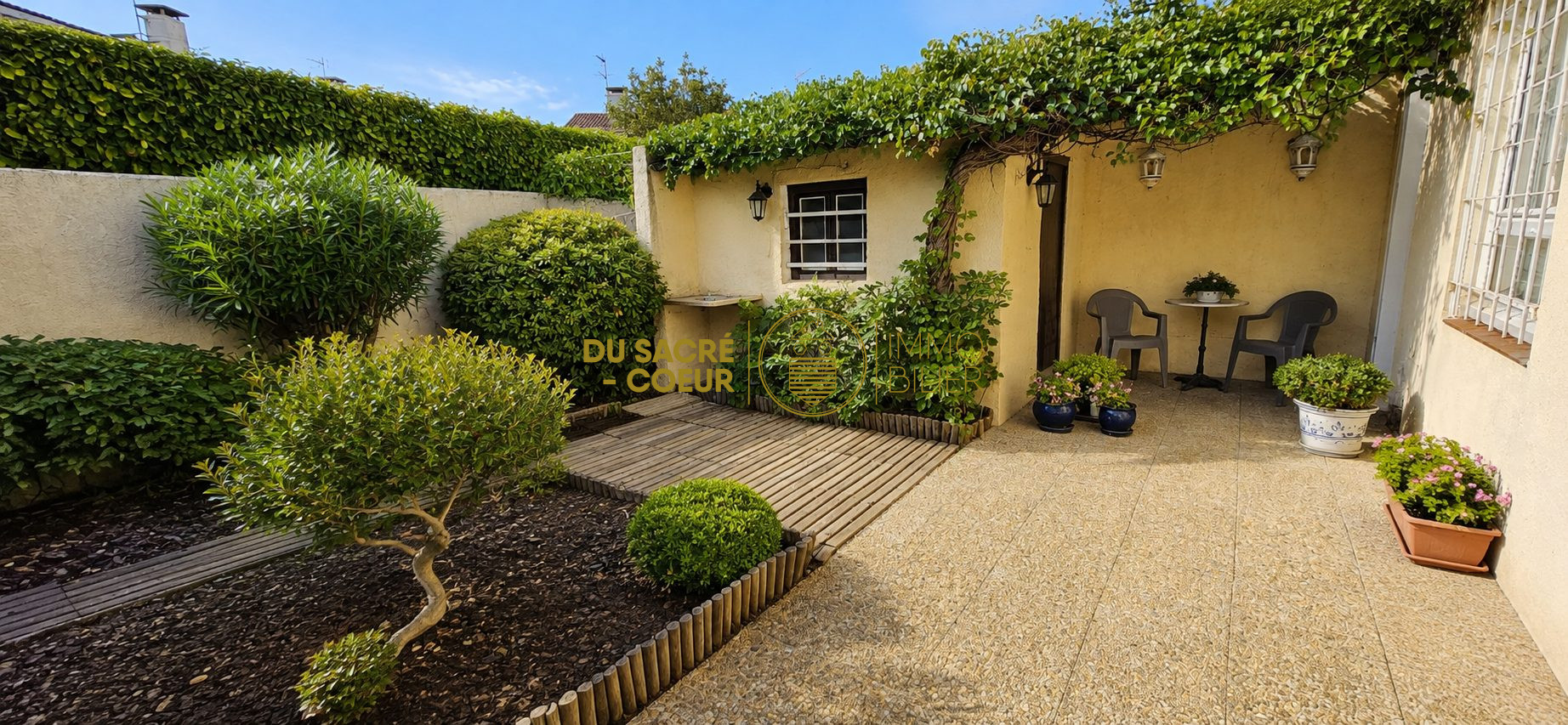 EXCLUSIVITÉ SAINT-ESTÈVE – VILLA 2 FACES TRAVERSANTE T4 – 96,01 M² HABITABLES – PARCELLE DE 180 M² – GARAGE TRAVERSANT 17 M²